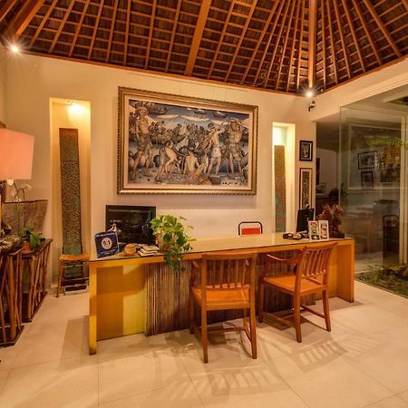 Villa Bali Asri Batubelig Семиняк Екстериор снимка