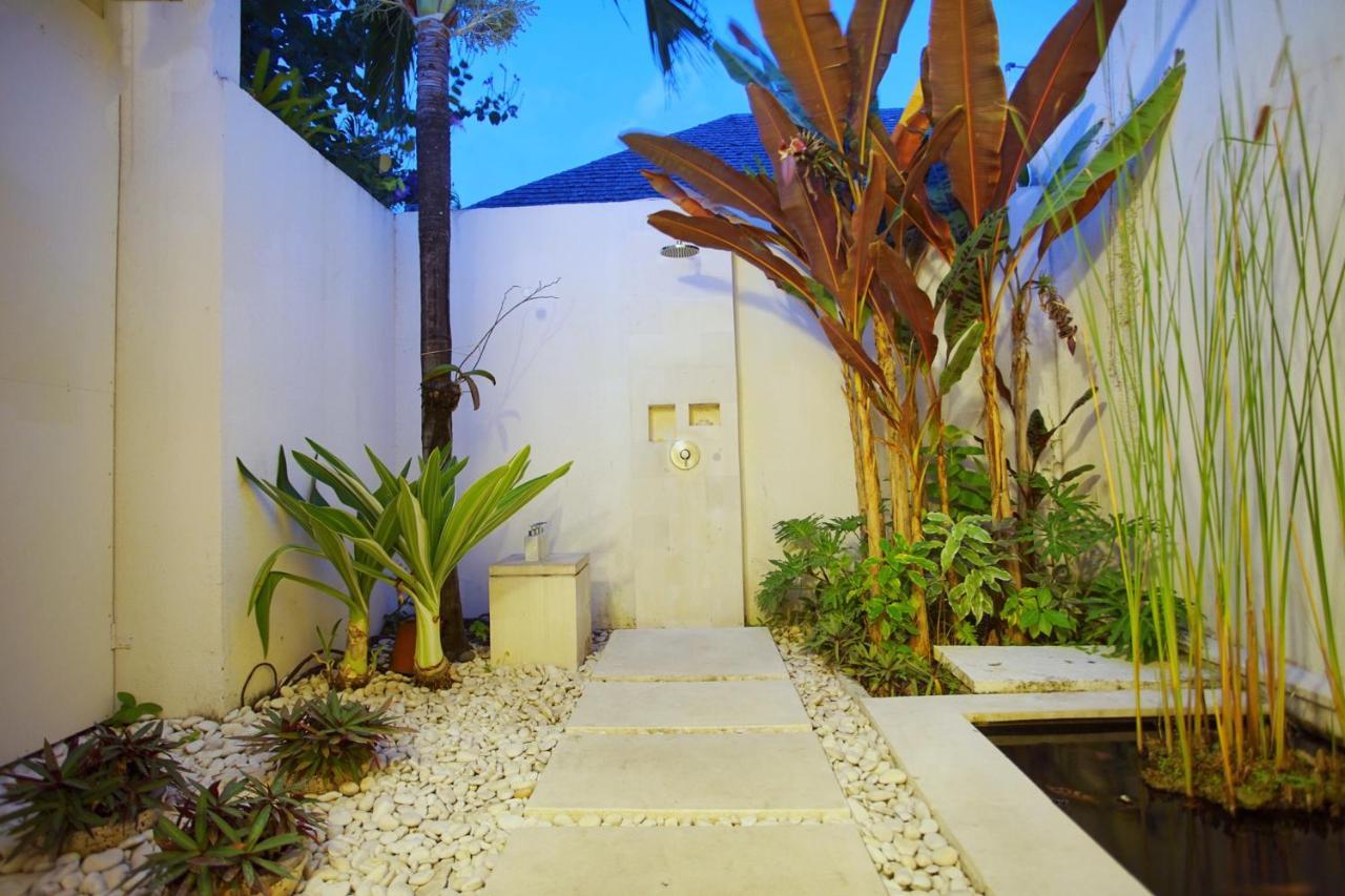 Villa Bali Asri Batubelig Семиняк Екстериор снимка