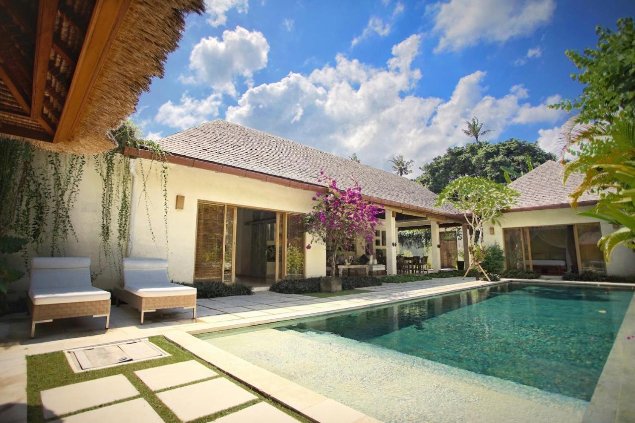 Villa Bali Asri Batubelig Семиняк Екстериор снимка