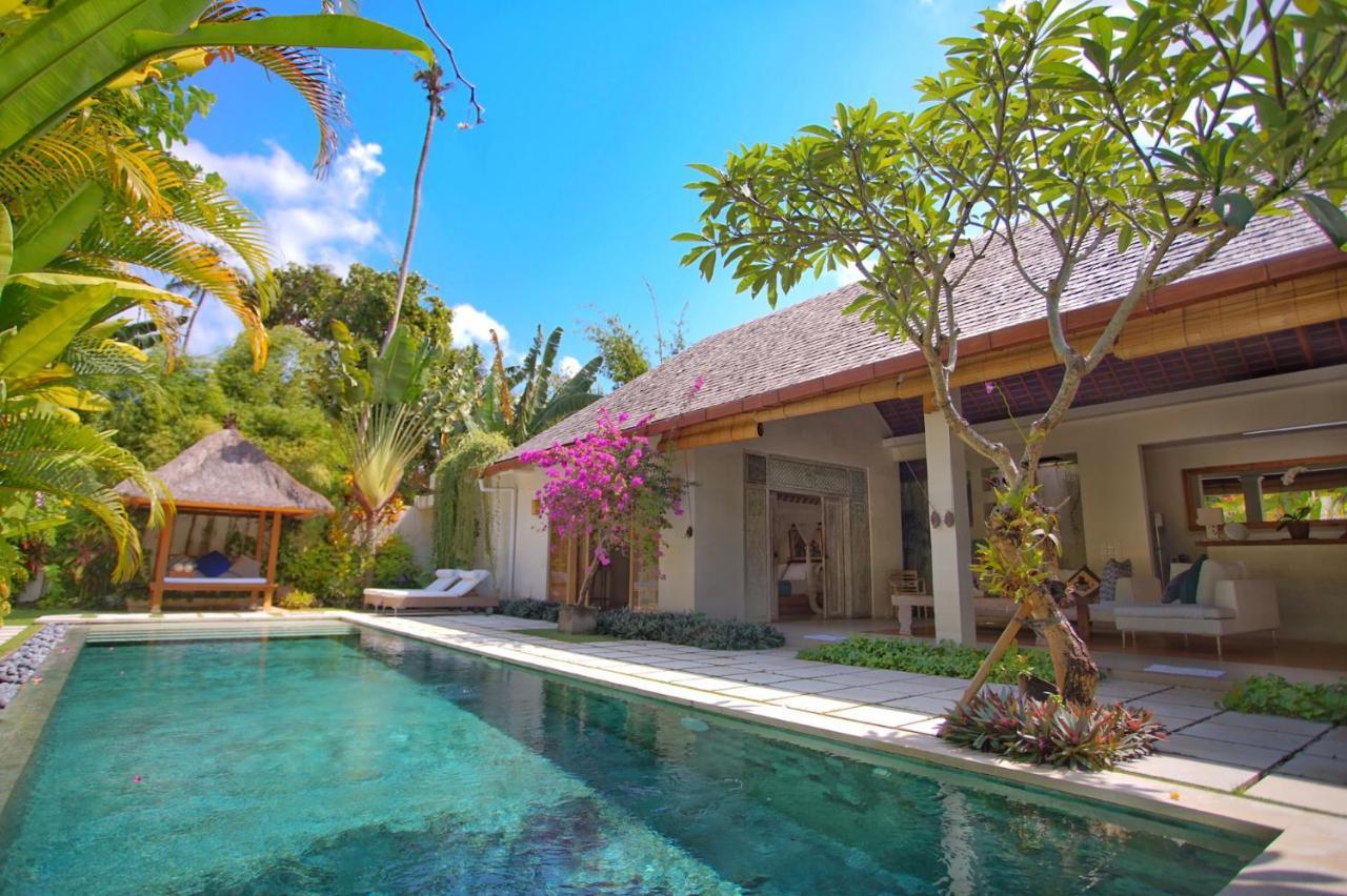 Villa Bali Asri Batubelig Семиняк Екстериор снимка